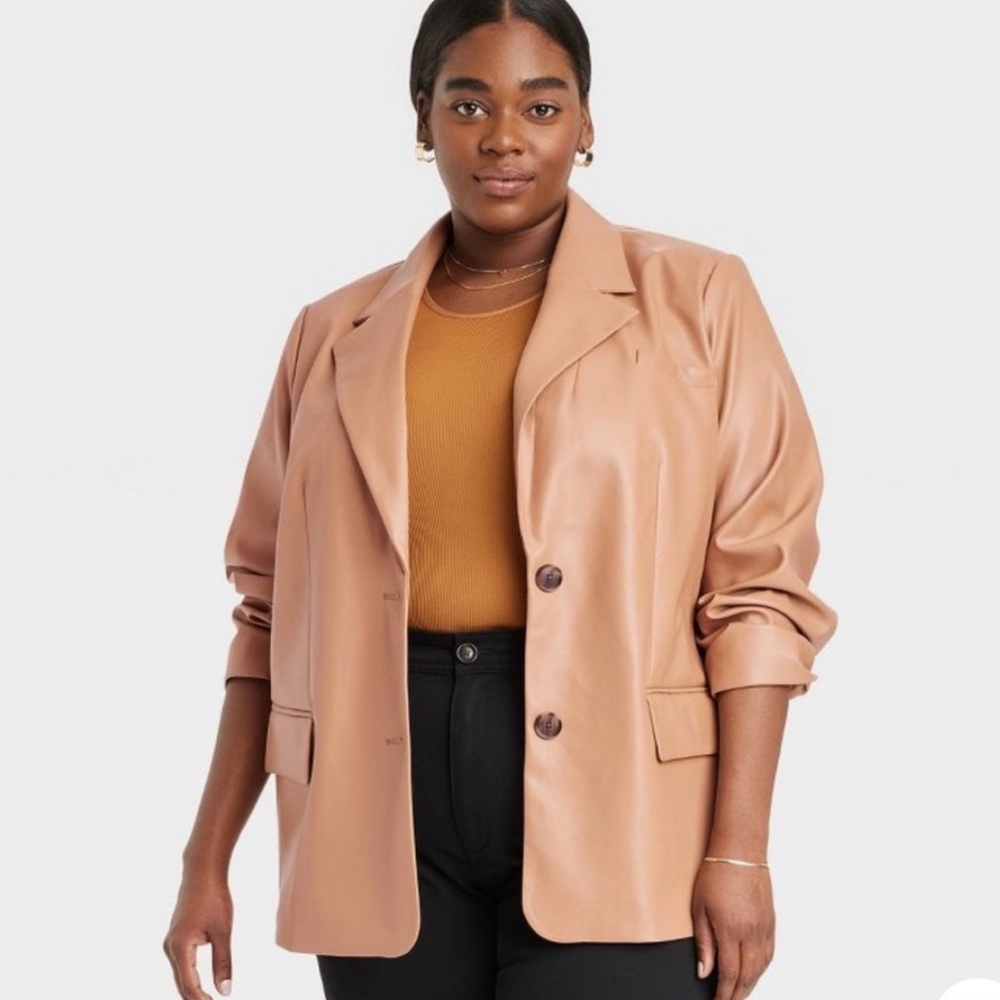 Women's Faux Leather Blazer! - Picture 4 of 7